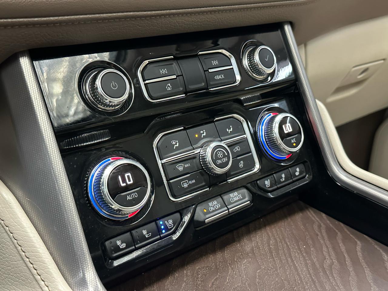 GMC Yukon XL Denali 4WD 2024