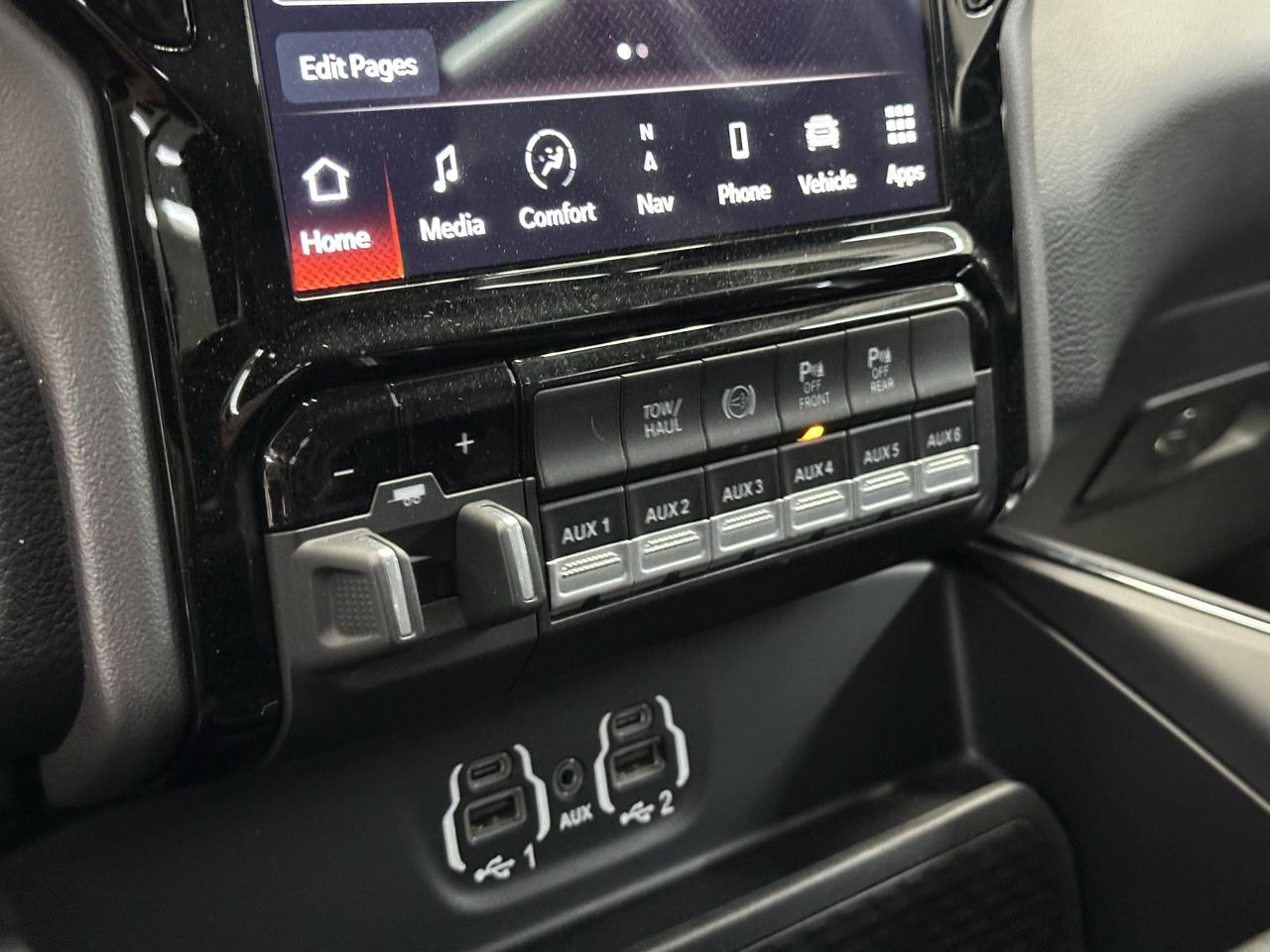 RAM 3500 Laramie Crew Cab LWB 4WD DRW 2023