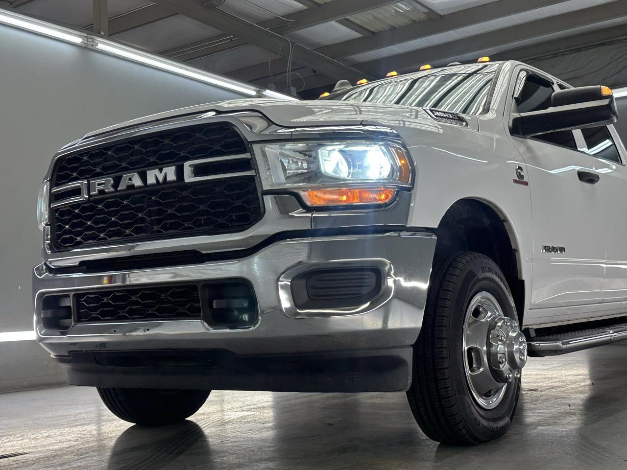 RAM 3500 Tradesman Crew Cab 4WD 2020