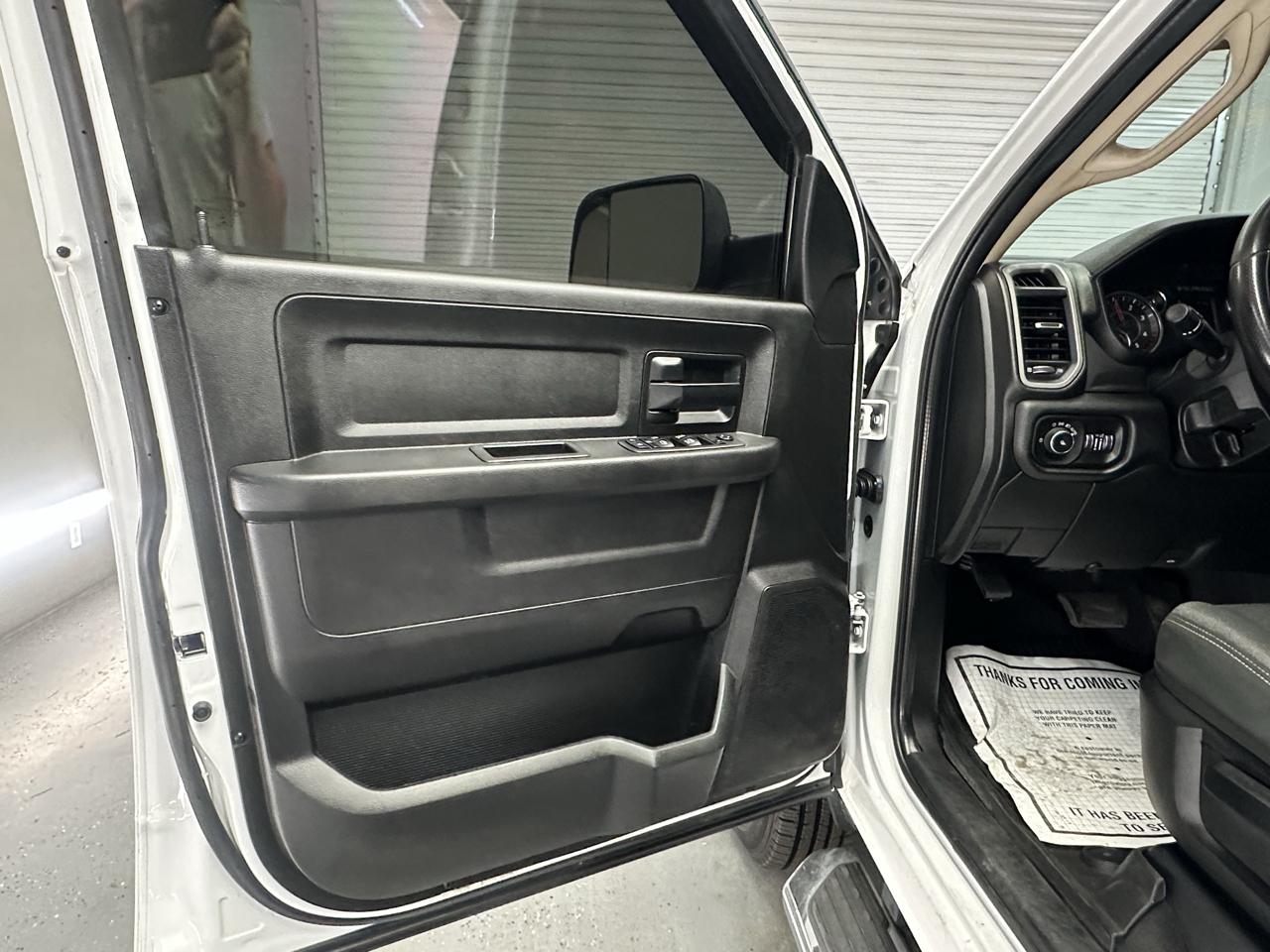 RAM 3500 Tradesman Crew Cab 4WD 2020