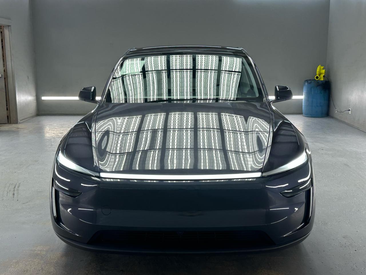 Tesla Model Y  2026