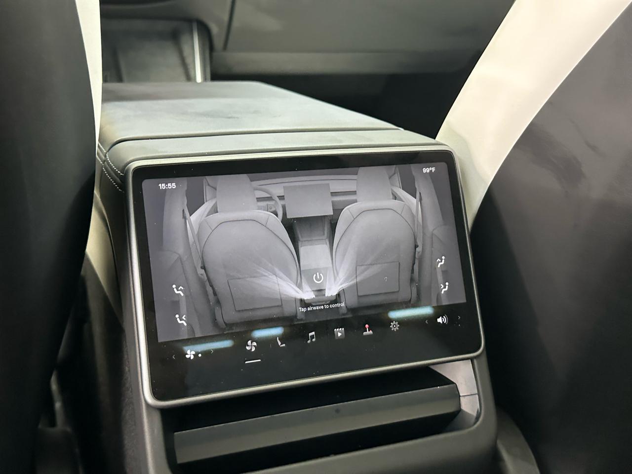 Tesla Model Y  2026