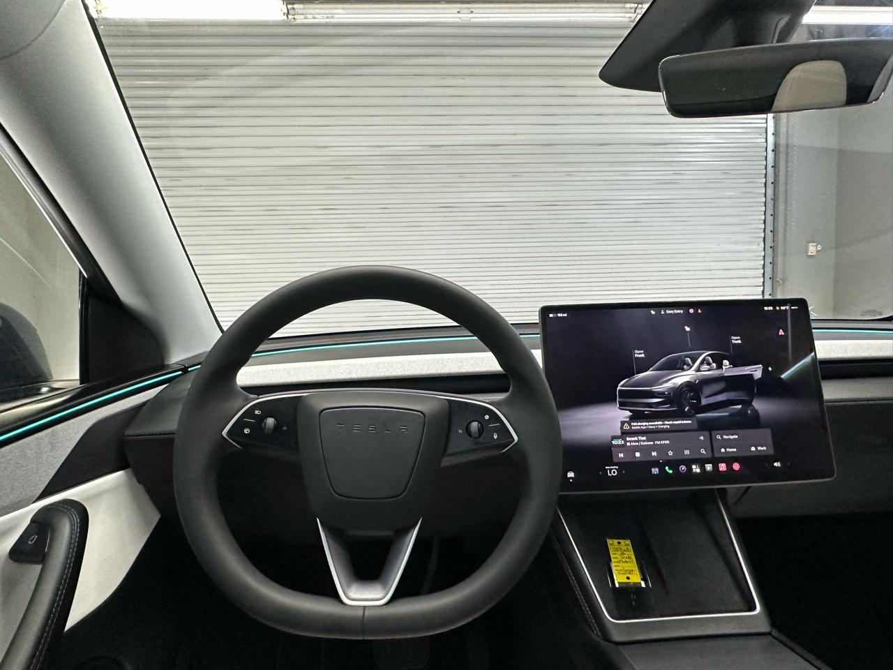 Tesla Model Y  2026