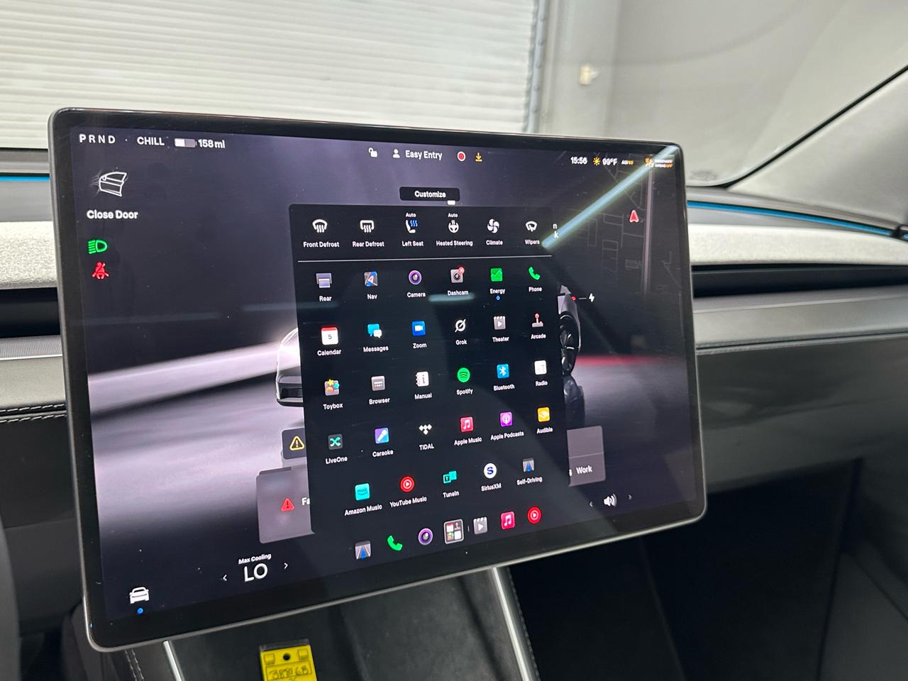 Tesla Model Y  2026