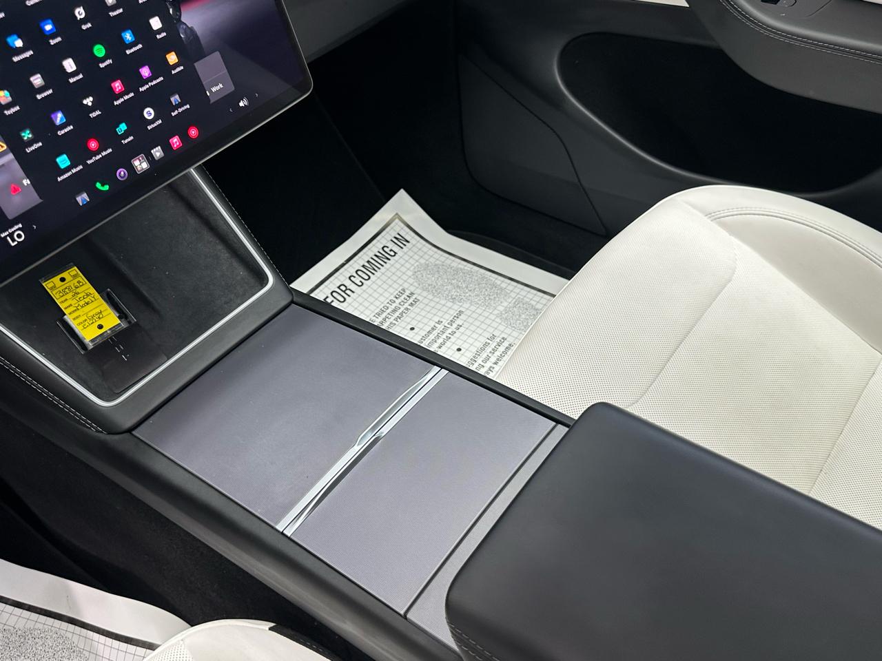 Tesla Model Y  2026