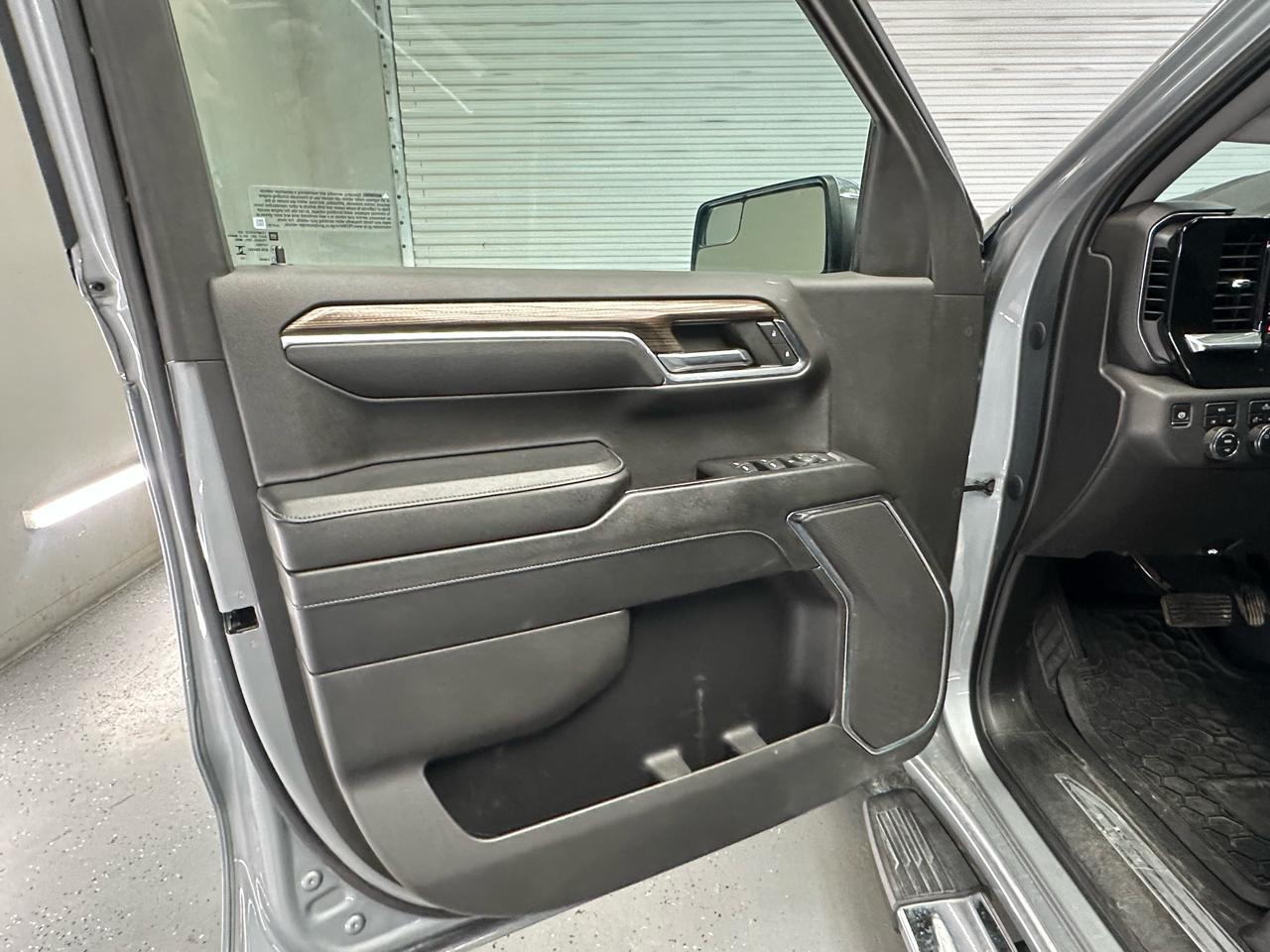 Chevrolet Silverado 1500 LT Crew Cab 4WD 2023