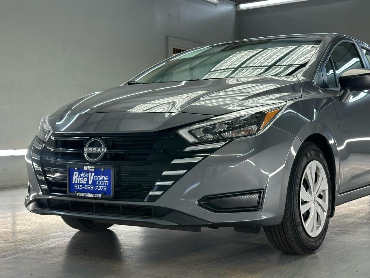 Nissan Versa S CVT 2025