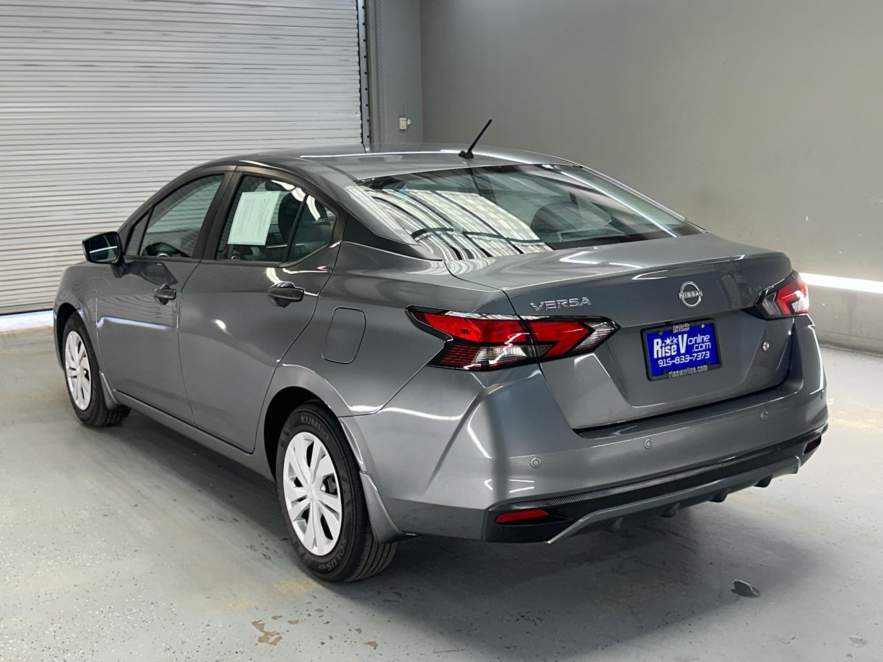 Nissan Versa S CVT 2025