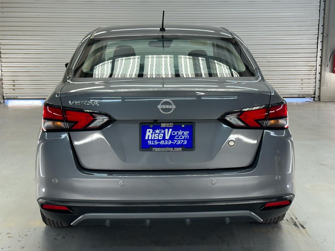 Nissan Versa S CVT 2025