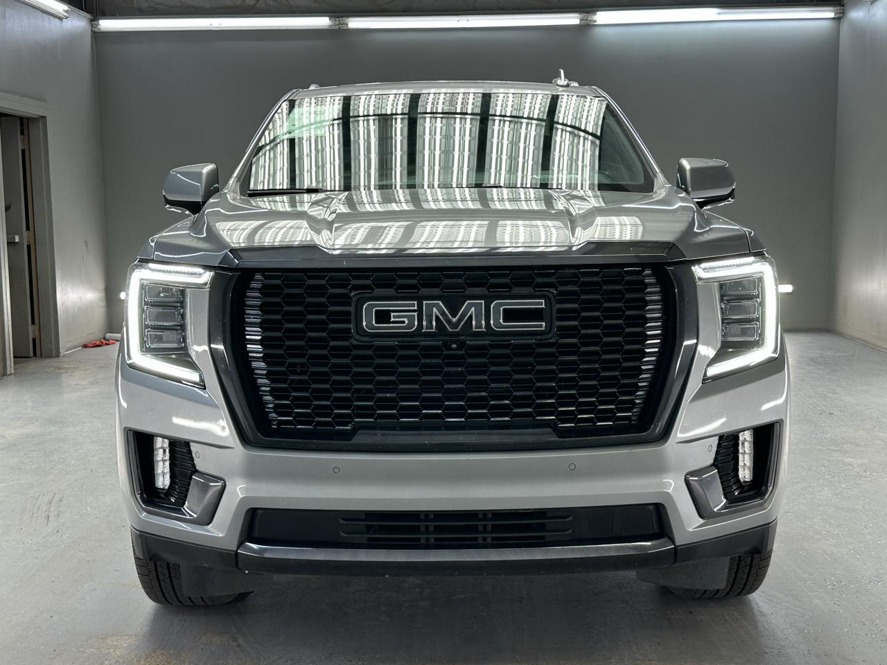 GMC Yukon XL Denali Ultimate 4WD 2023