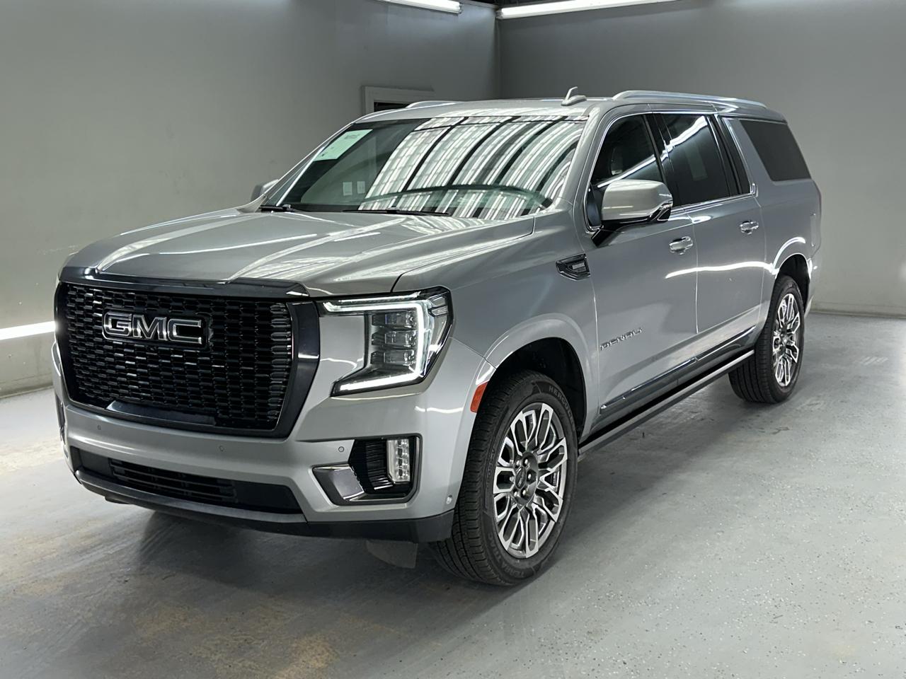GMC Yukon XL Denali Ultimate 4WD 2023