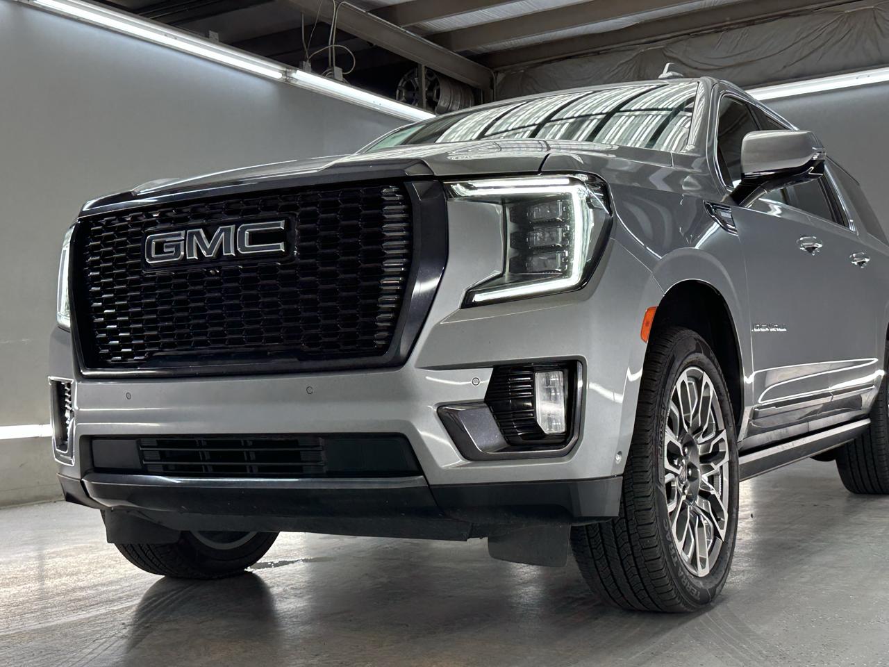 GMC Yukon XL Denali Ultimate 4WD 2023