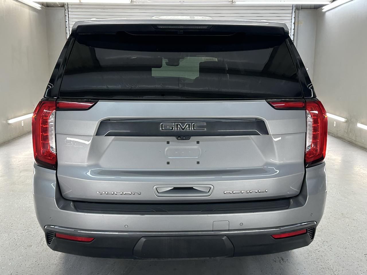 GMC Yukon XL Denali Ultimate 4WD 2023