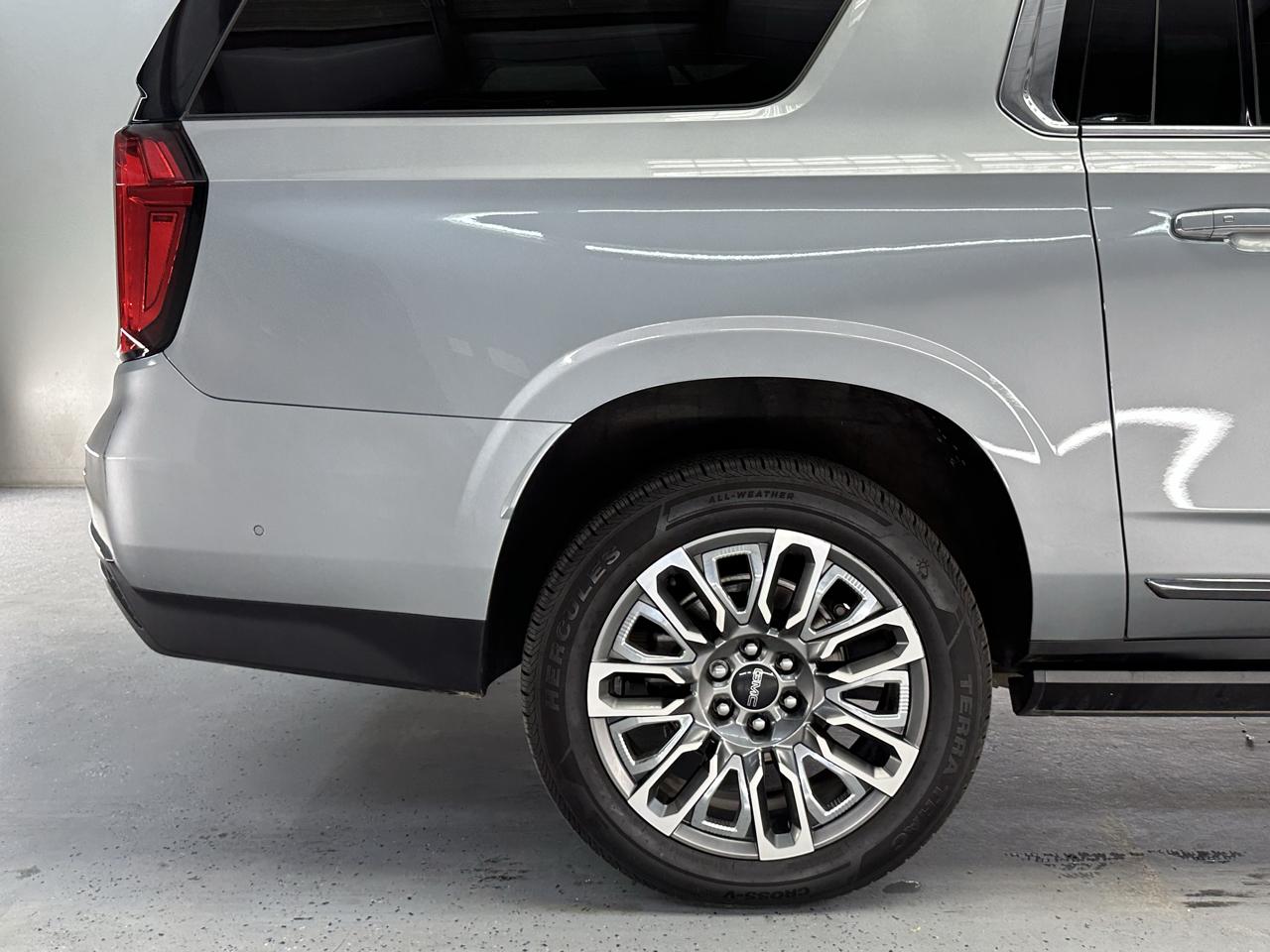 GMC Yukon XL Denali Ultimate 4WD 2023
