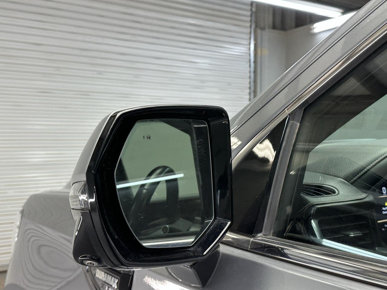 GMC Yukon XL Denali Ultimate 4WD 2023