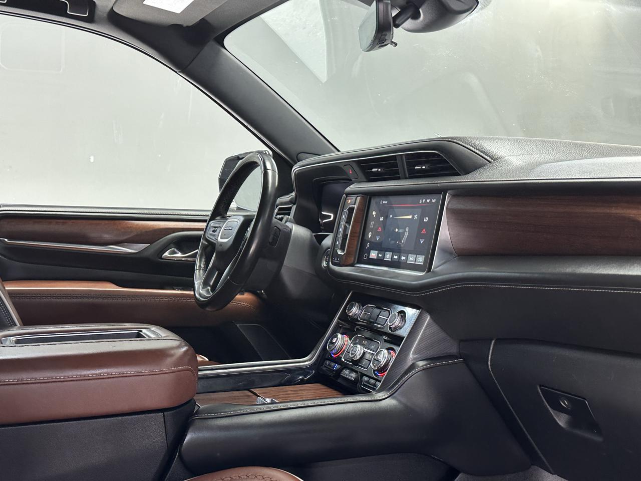 GMC Yukon XL Denali Ultimate 4WD 2023