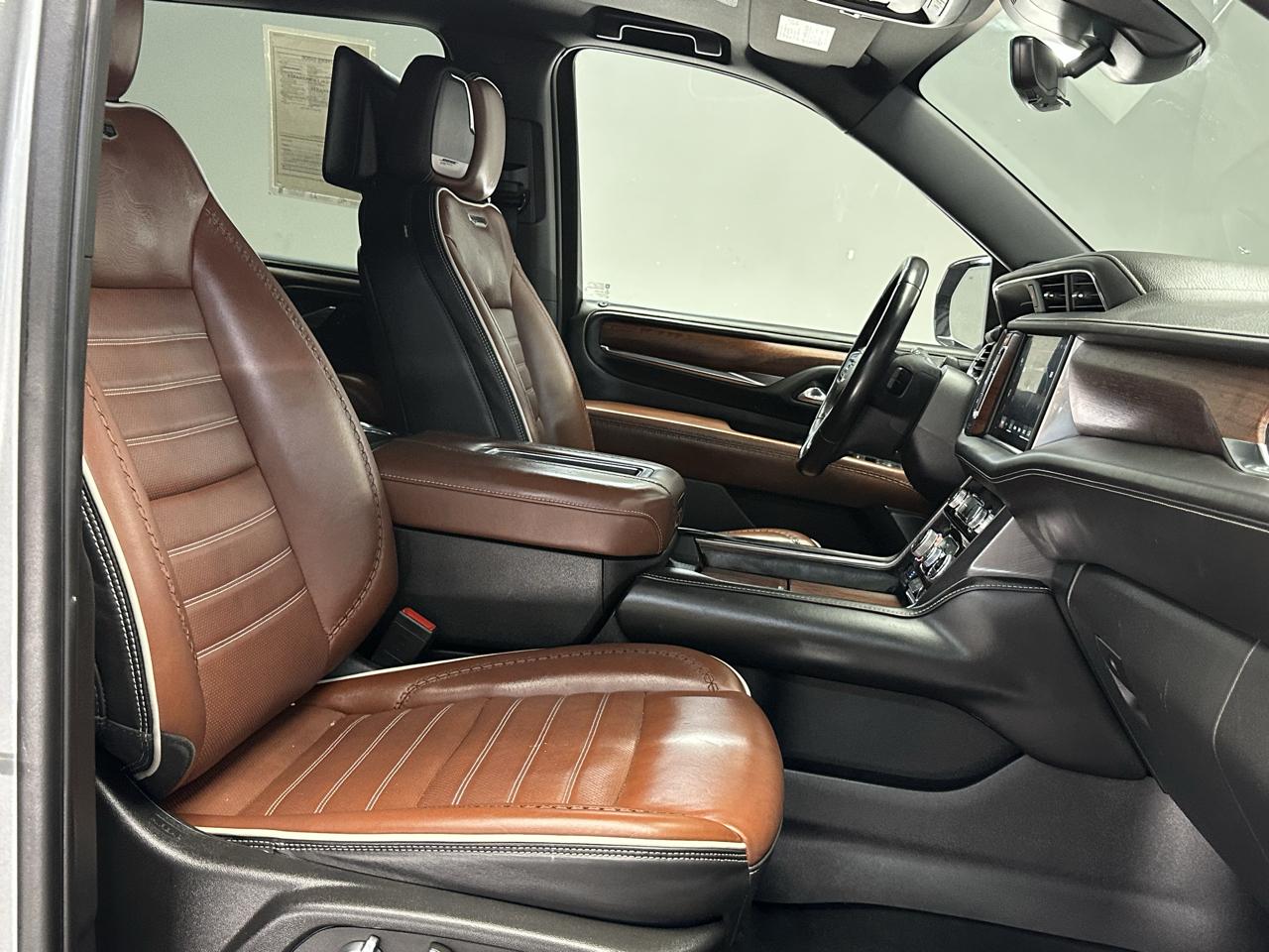 GMC Yukon XL Denali Ultimate 4WD 2023