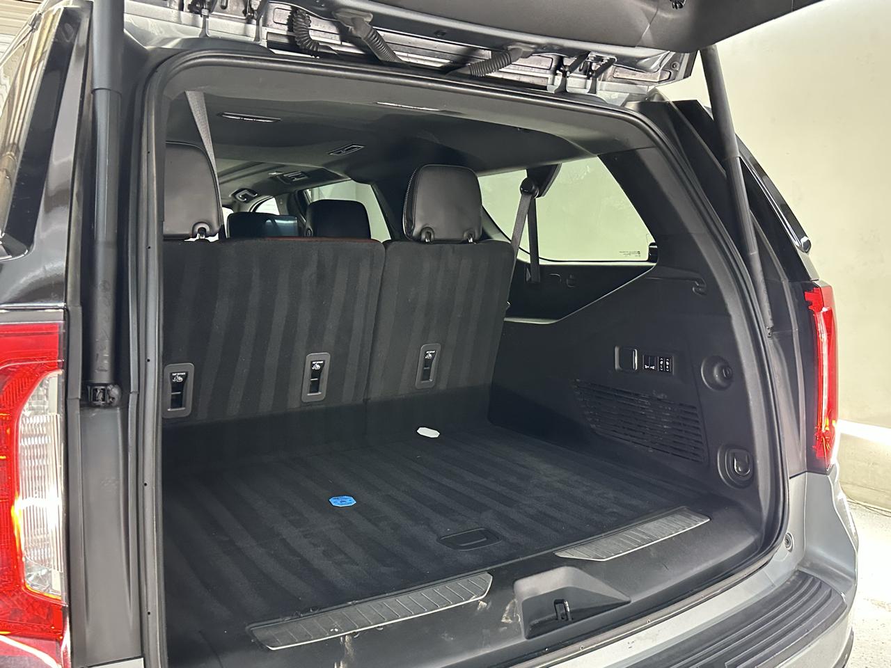GMC Yukon XL Denali Ultimate 4WD 2023