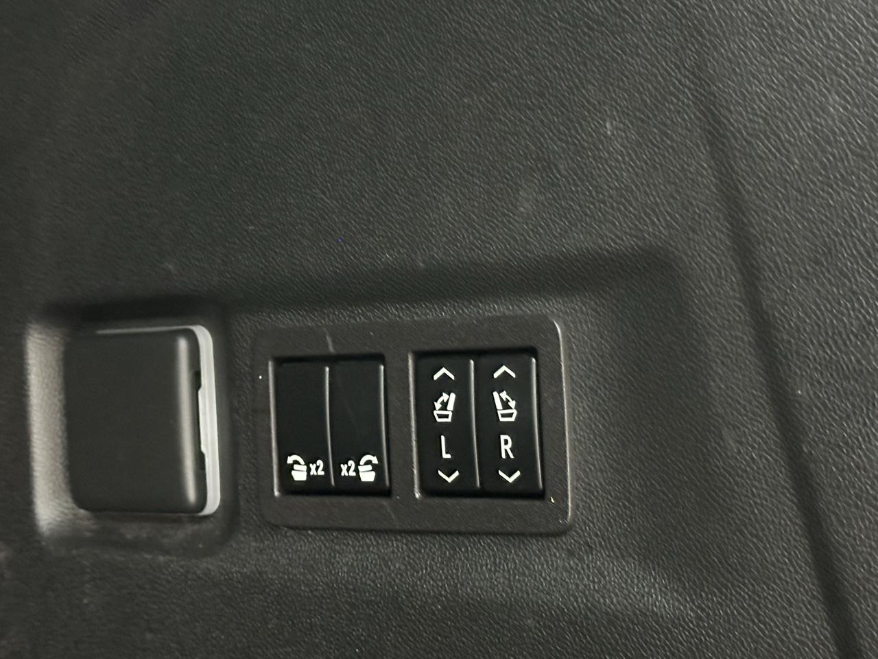 GMC Yukon XL Denali Ultimate 4WD 2023