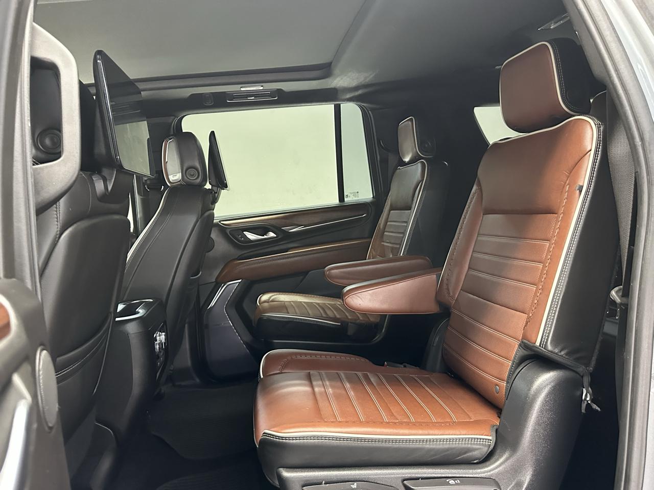GMC Yukon XL Denali Ultimate 4WD 2023