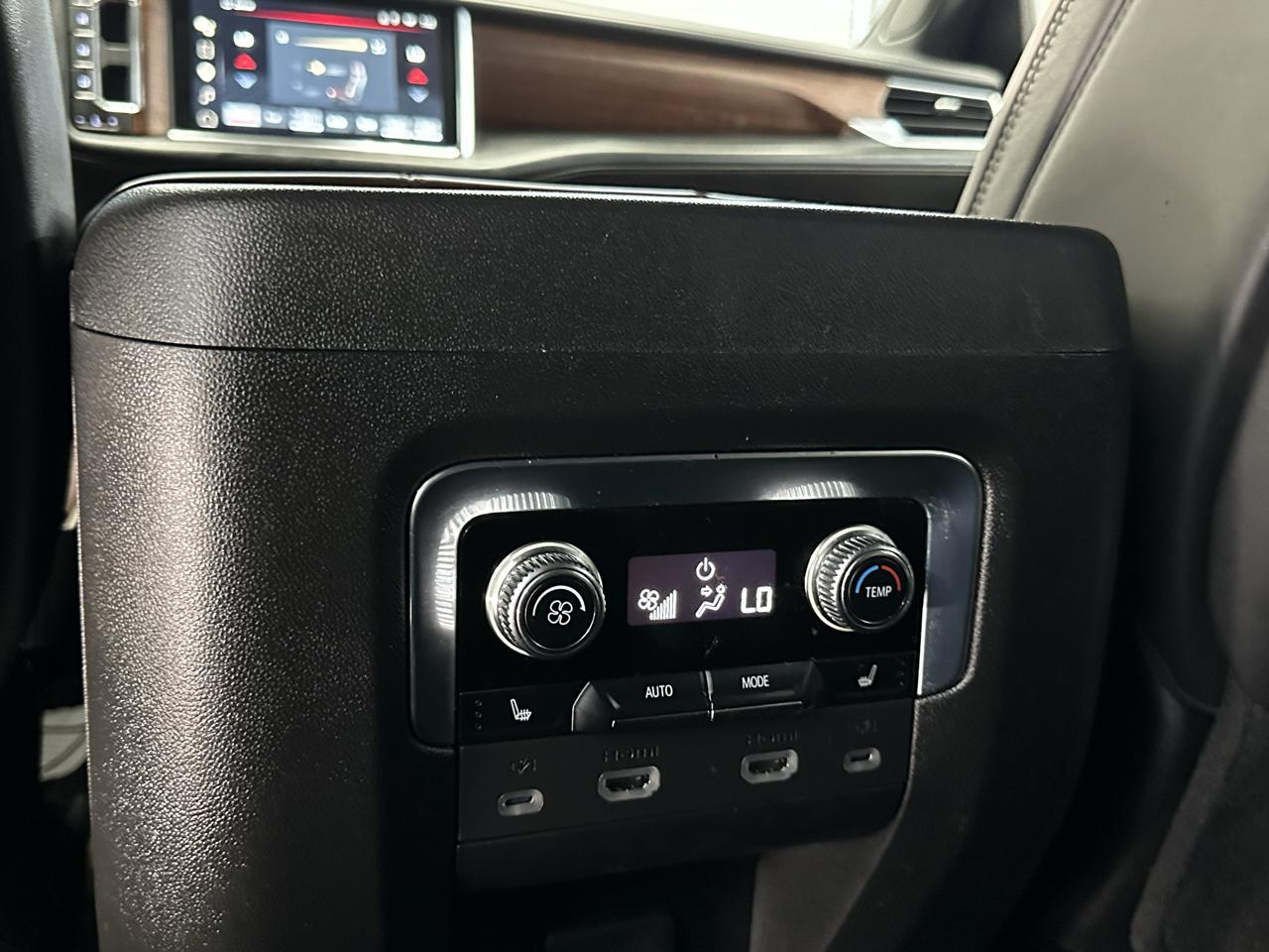 GMC Yukon XL Denali Ultimate 4WD 2023