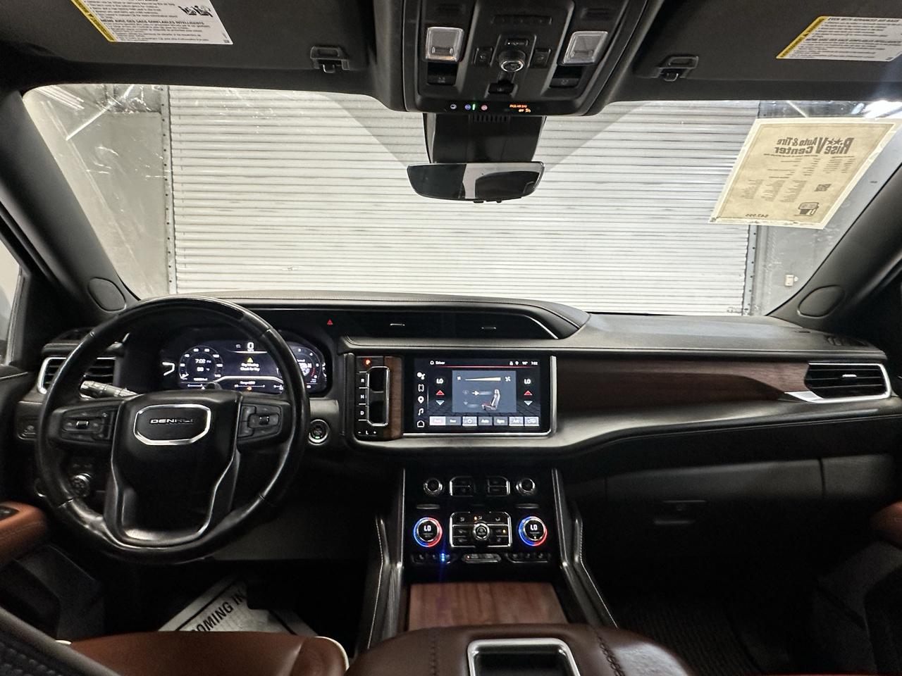 GMC Yukon XL Denali Ultimate 4WD 2023