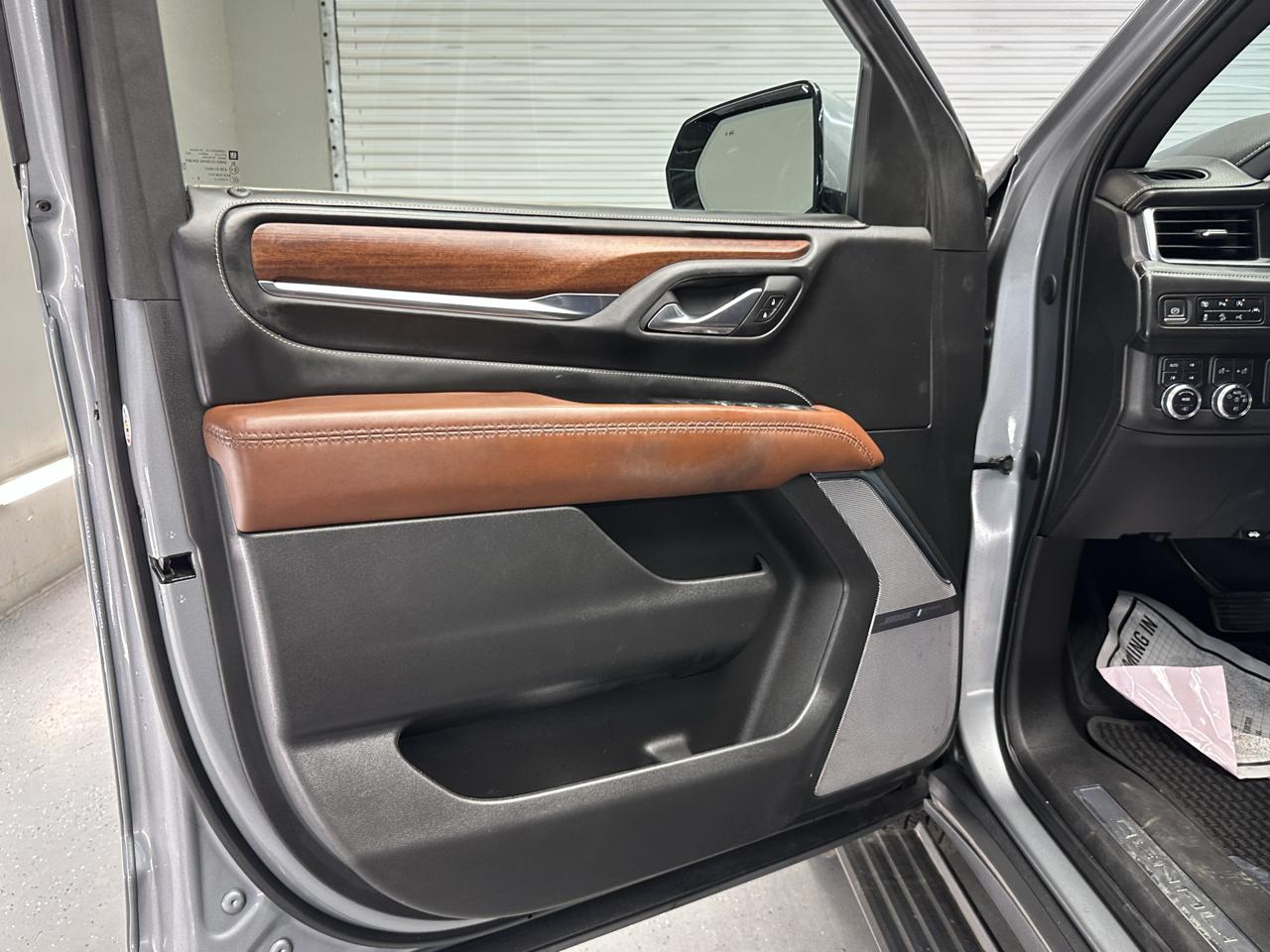 GMC Yukon XL Denali Ultimate 4WD 2023