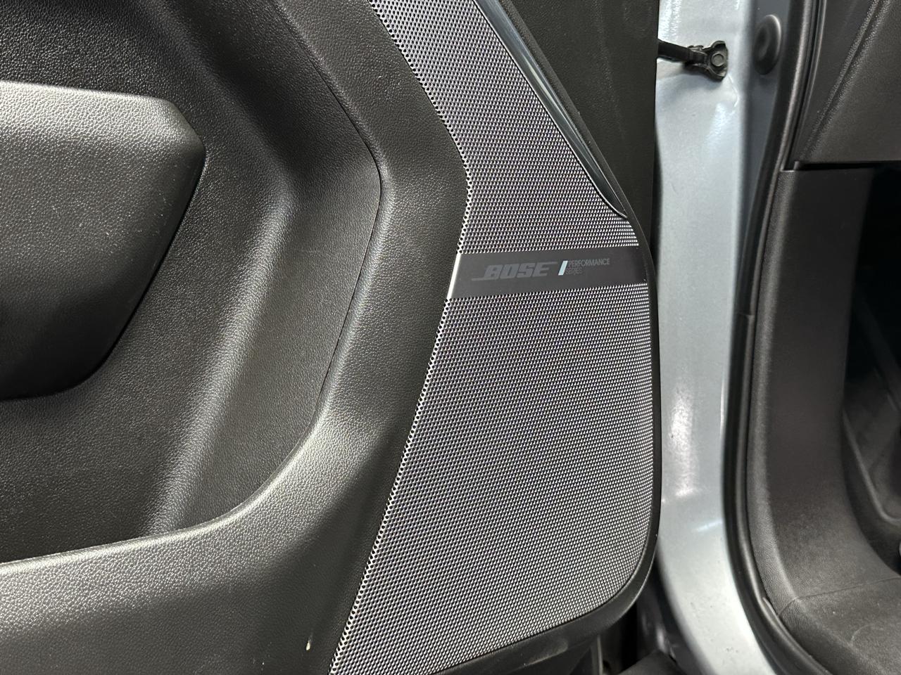 GMC Yukon XL Denali Ultimate 4WD 2023