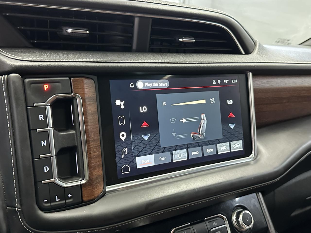 GMC Yukon XL Denali Ultimate 4WD 2023