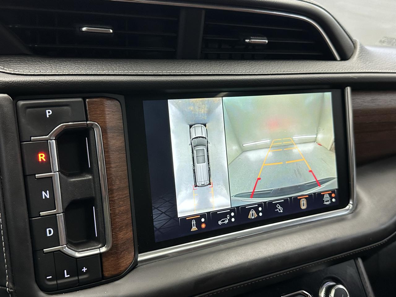 GMC Yukon XL Denali Ultimate 4WD 2023