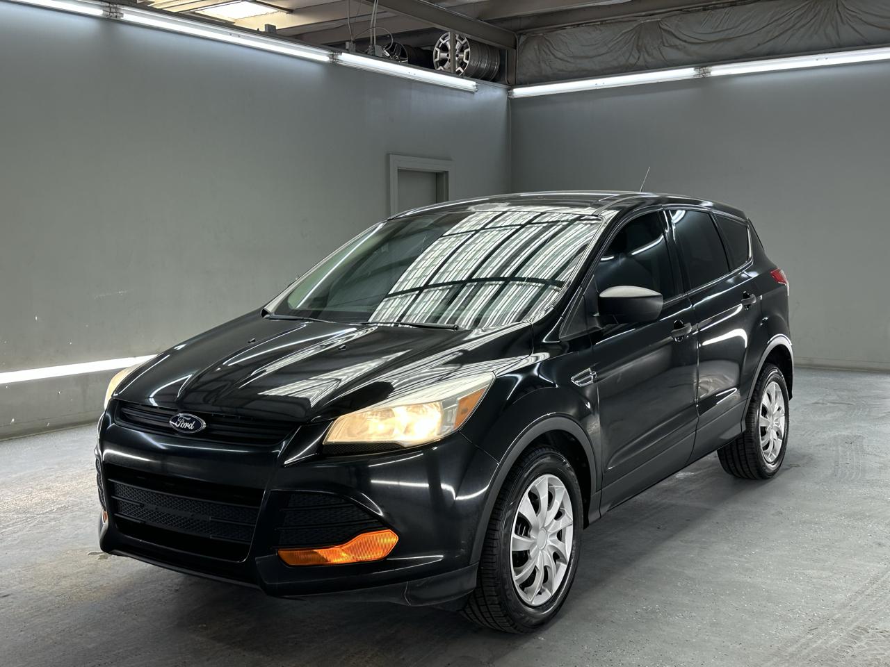 Ford Escape S FWD 2014