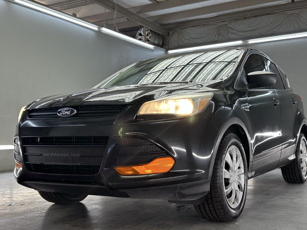 Ford Escape S FWD 2014