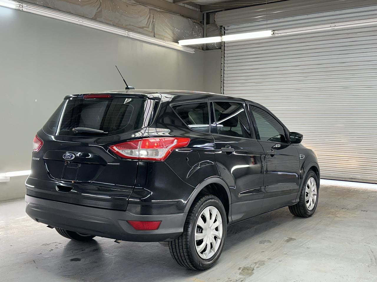 Ford Escape S FWD 2014
