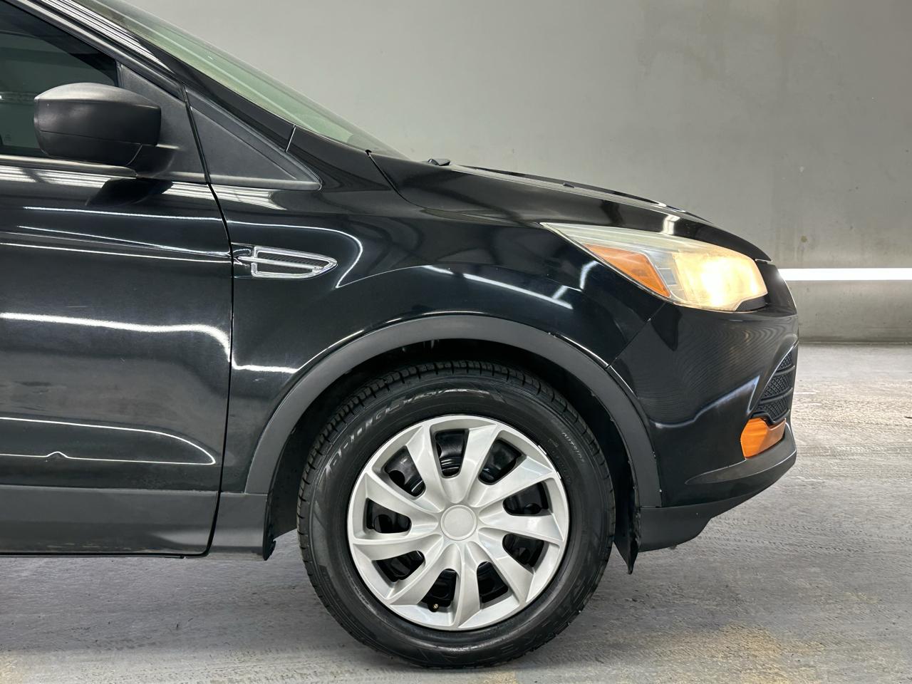 Ford Escape S FWD 2014