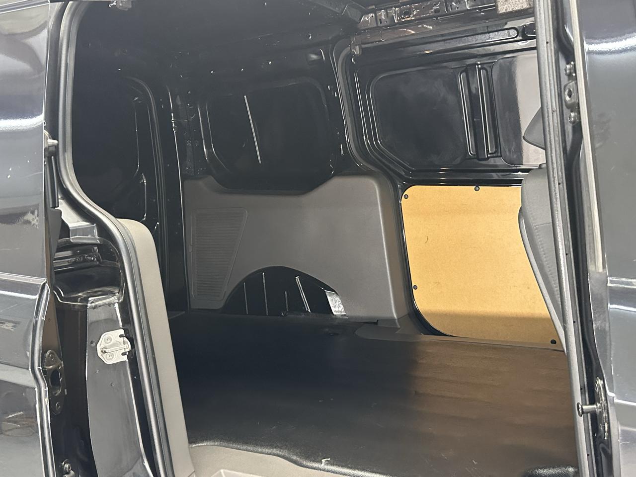 Ford Transit Connect Cargo Van XL LWB 2022