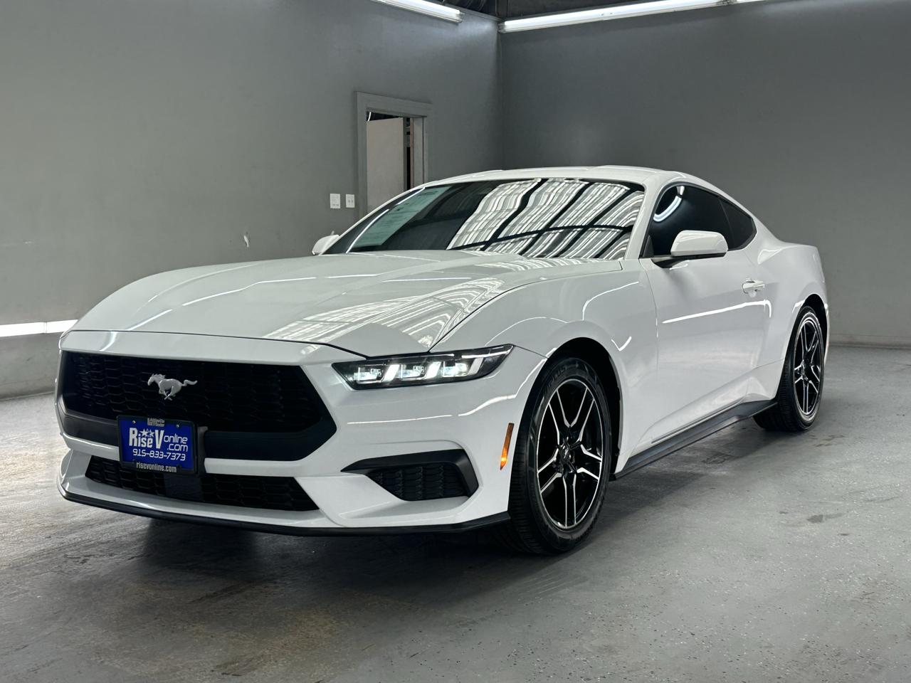 Ford Mustang EcoBoost Coupe 2024