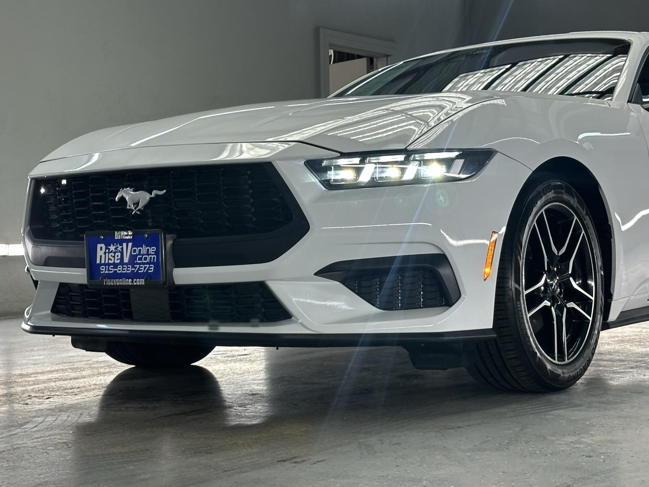 Ford Mustang EcoBoost Coupe 2024