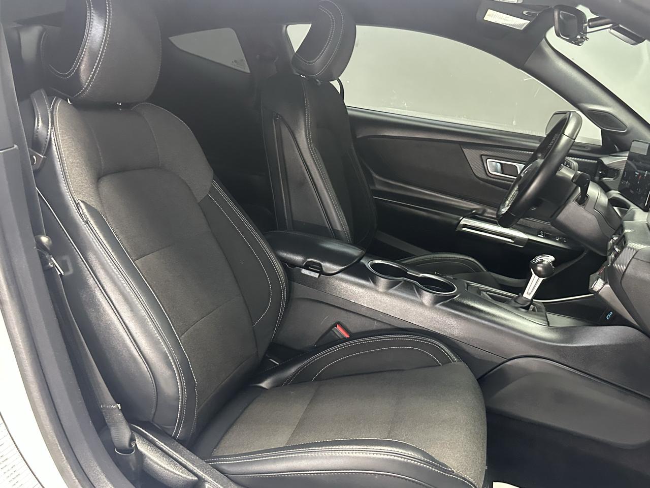 Ford Mustang EcoBoost Coupe 2024