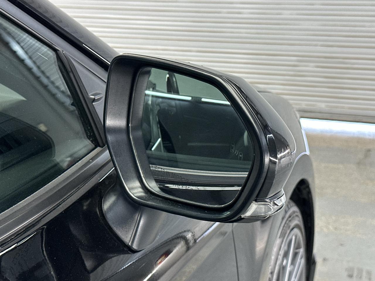Toyota Camry Hybrid SE 2025
