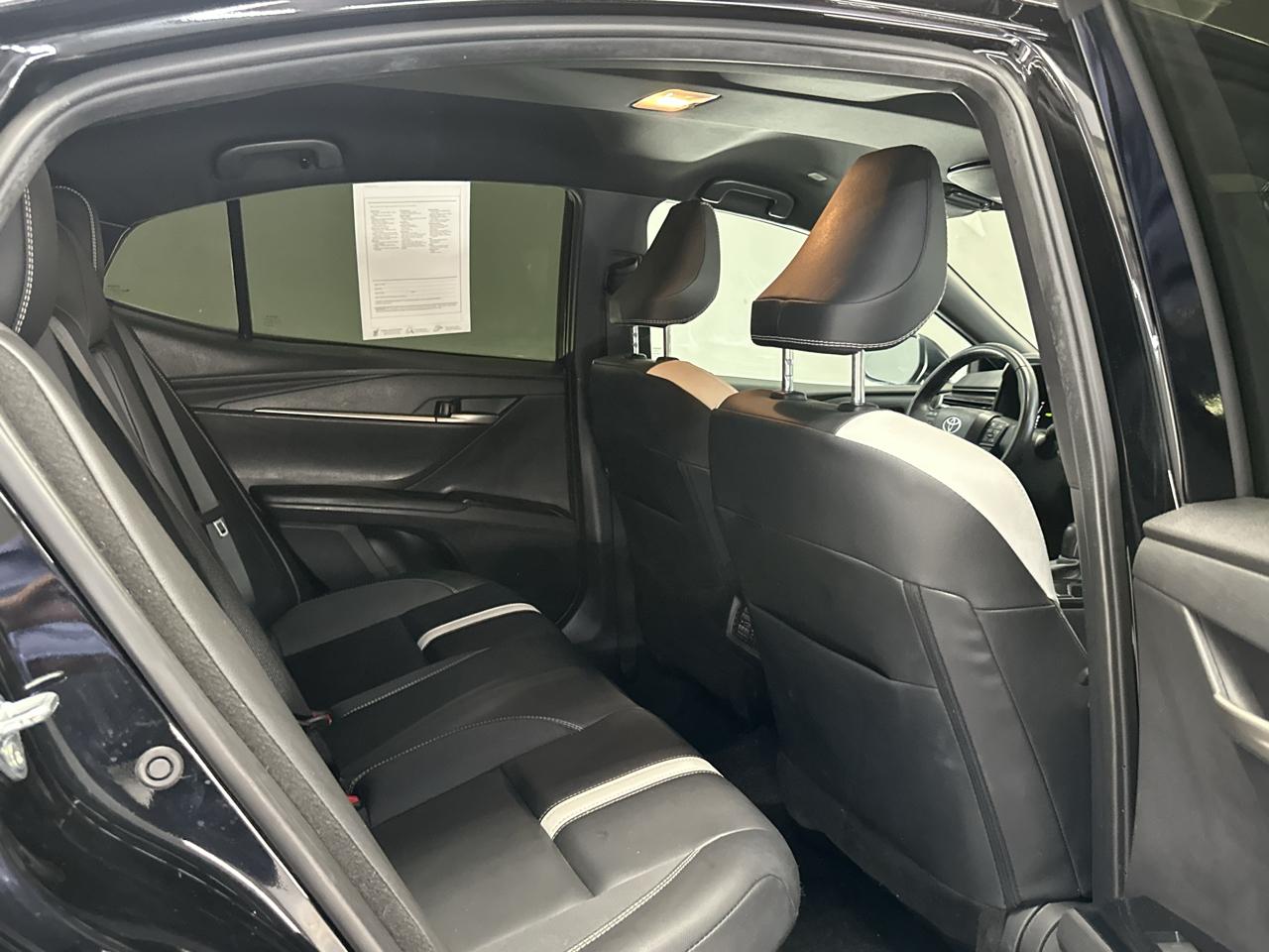 Toyota Camry Hybrid SE 2025