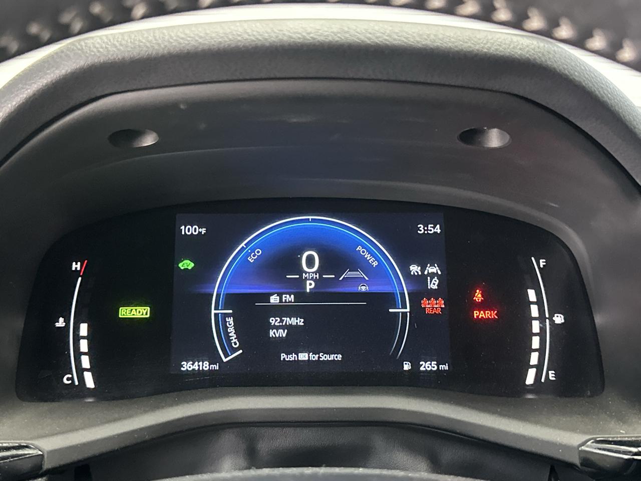 Toyota Camry Hybrid SE 2025