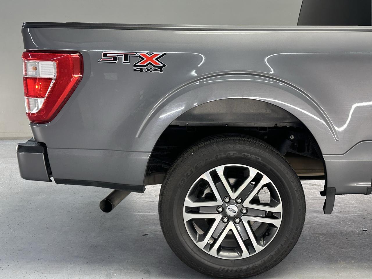 Ford F-150 4WD SuperCrew 145" XL 2022