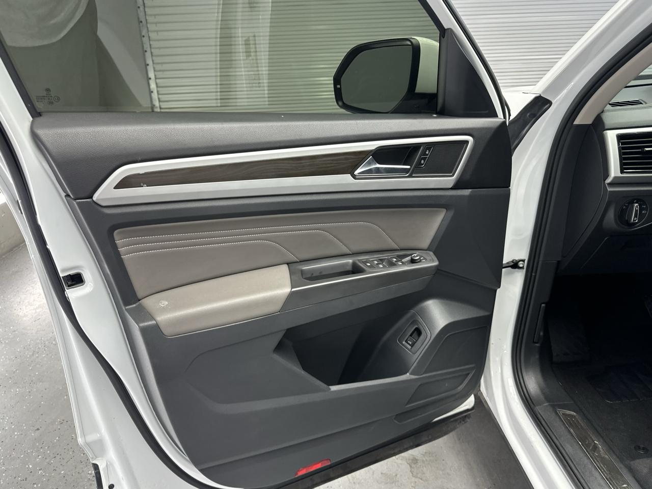 Volkswagen Atlas V6 SE w/Technology 4MOTION 2022