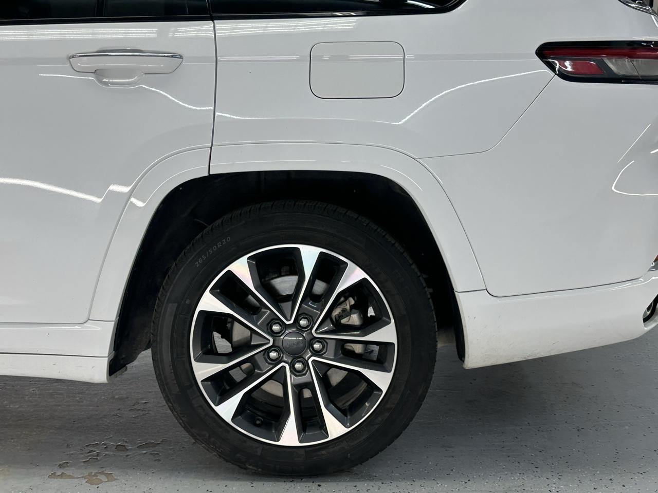 Jeep Grand Cherokee L Overland 4WD 2023