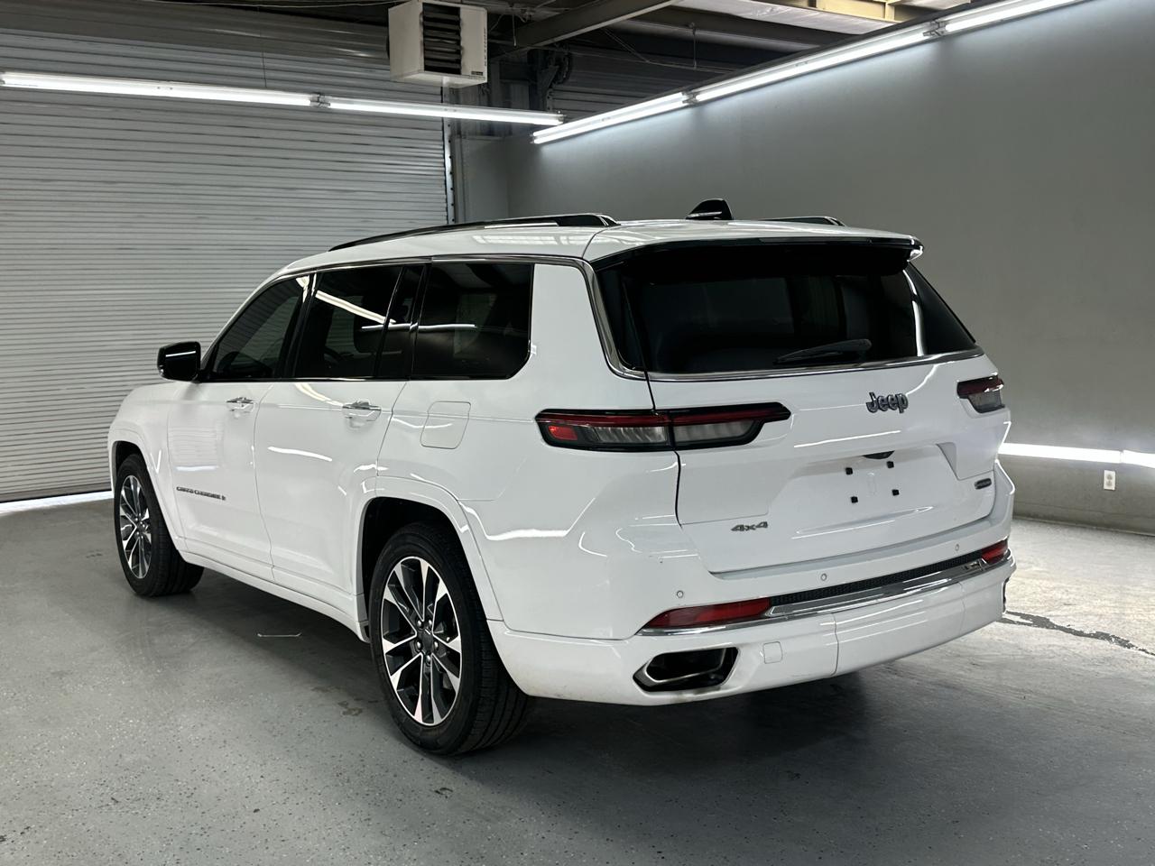 Jeep Grand Cherokee L Overland 4WD 2023