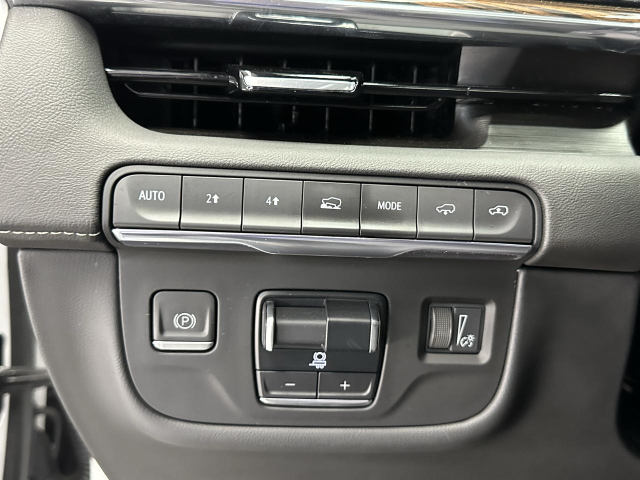 Cadillac Escalade ESV Premium Luxury 4WD 2023