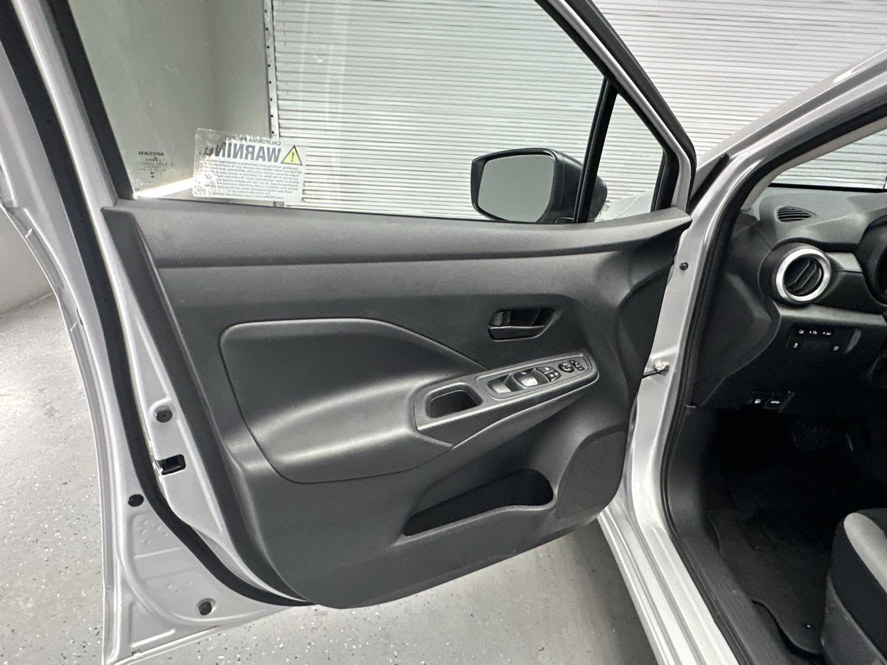 Nissan Versa S 2025