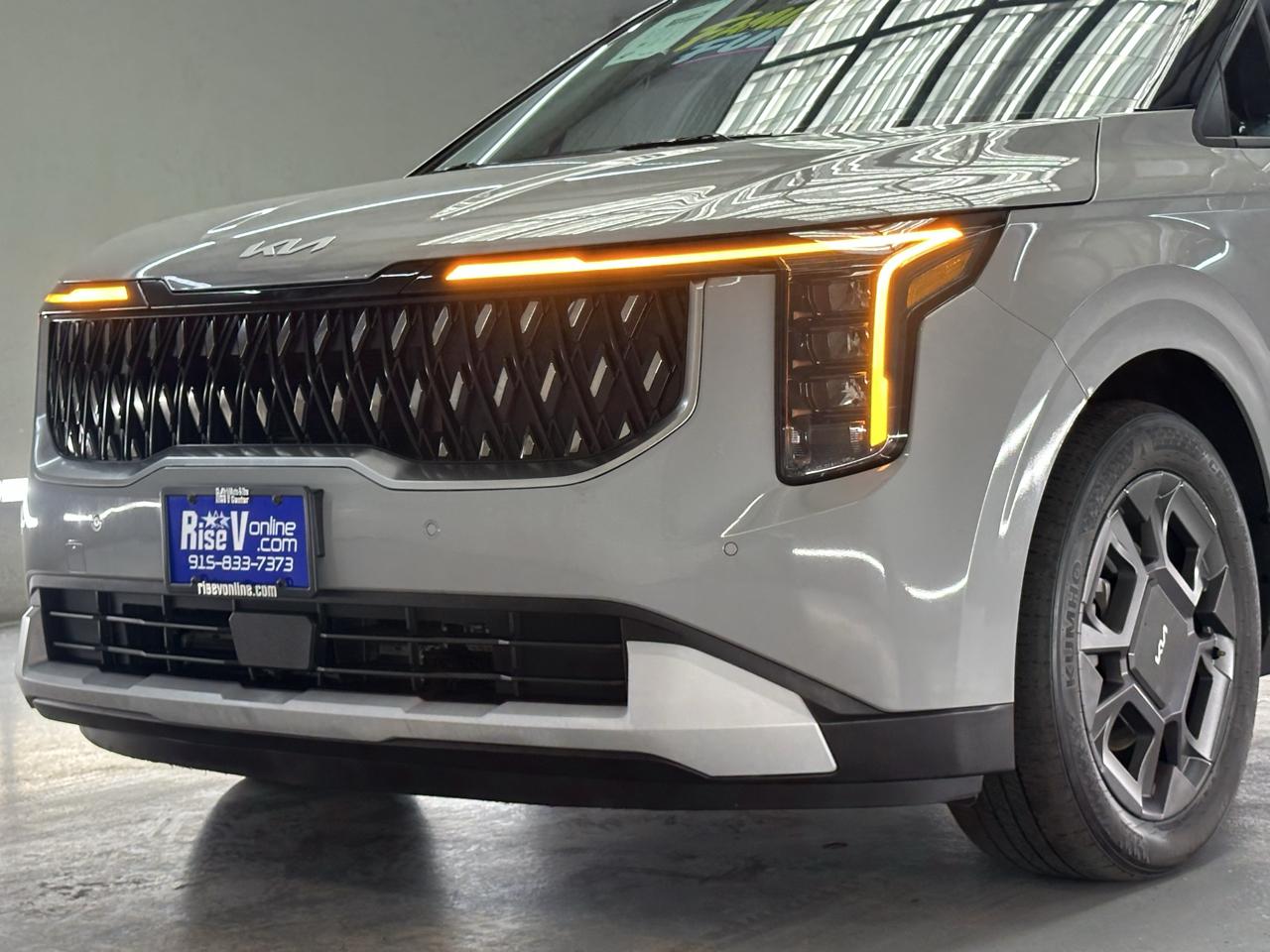 Kia Carnival Hybrid EX 2025