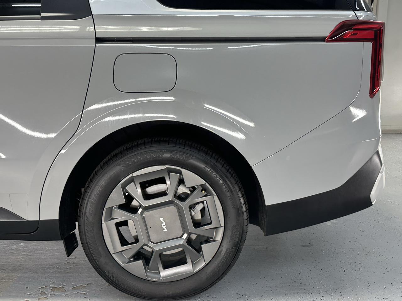 Kia Carnival Hybrid EX 2025