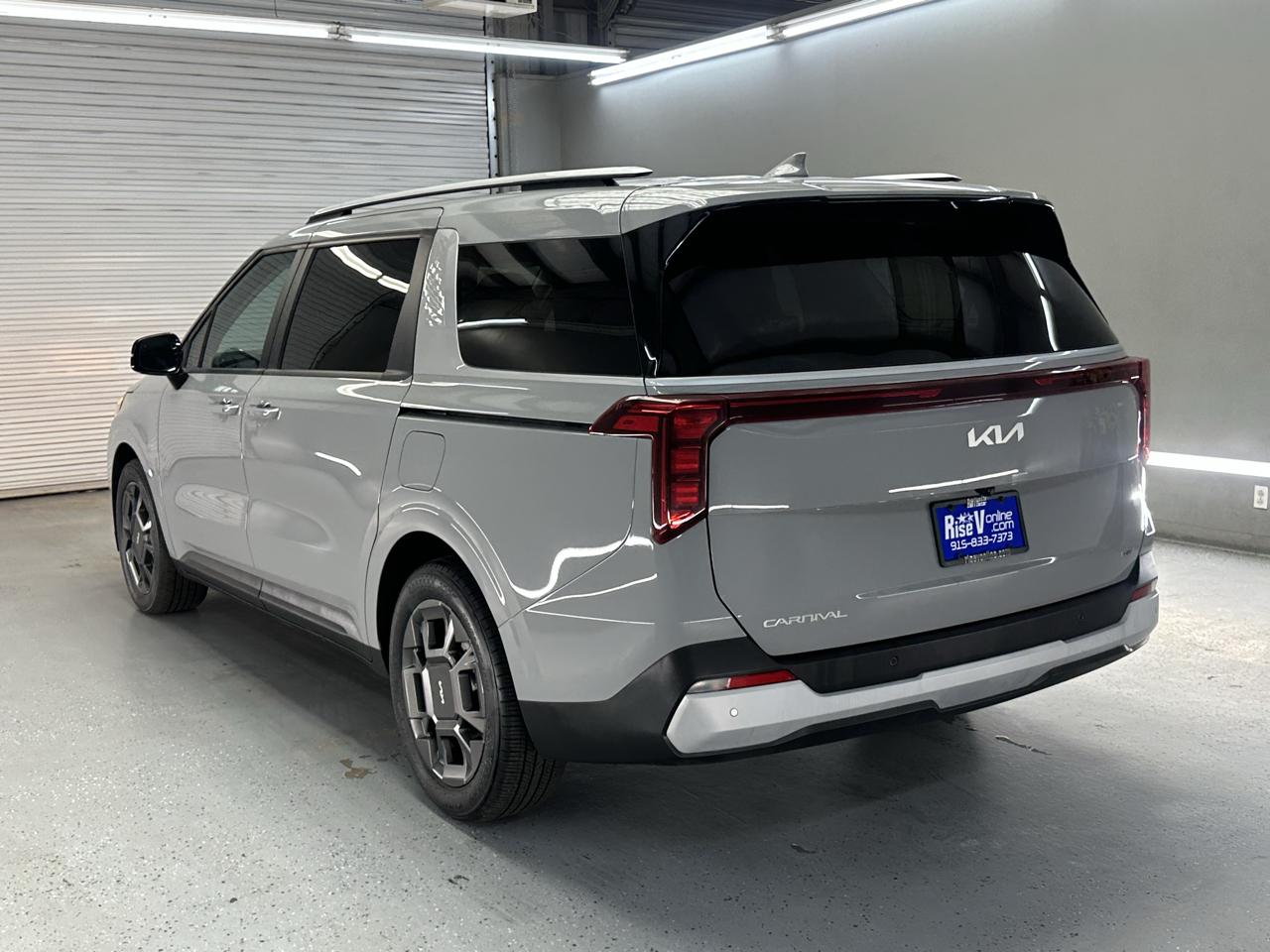 Kia Carnival Hybrid EX 2025